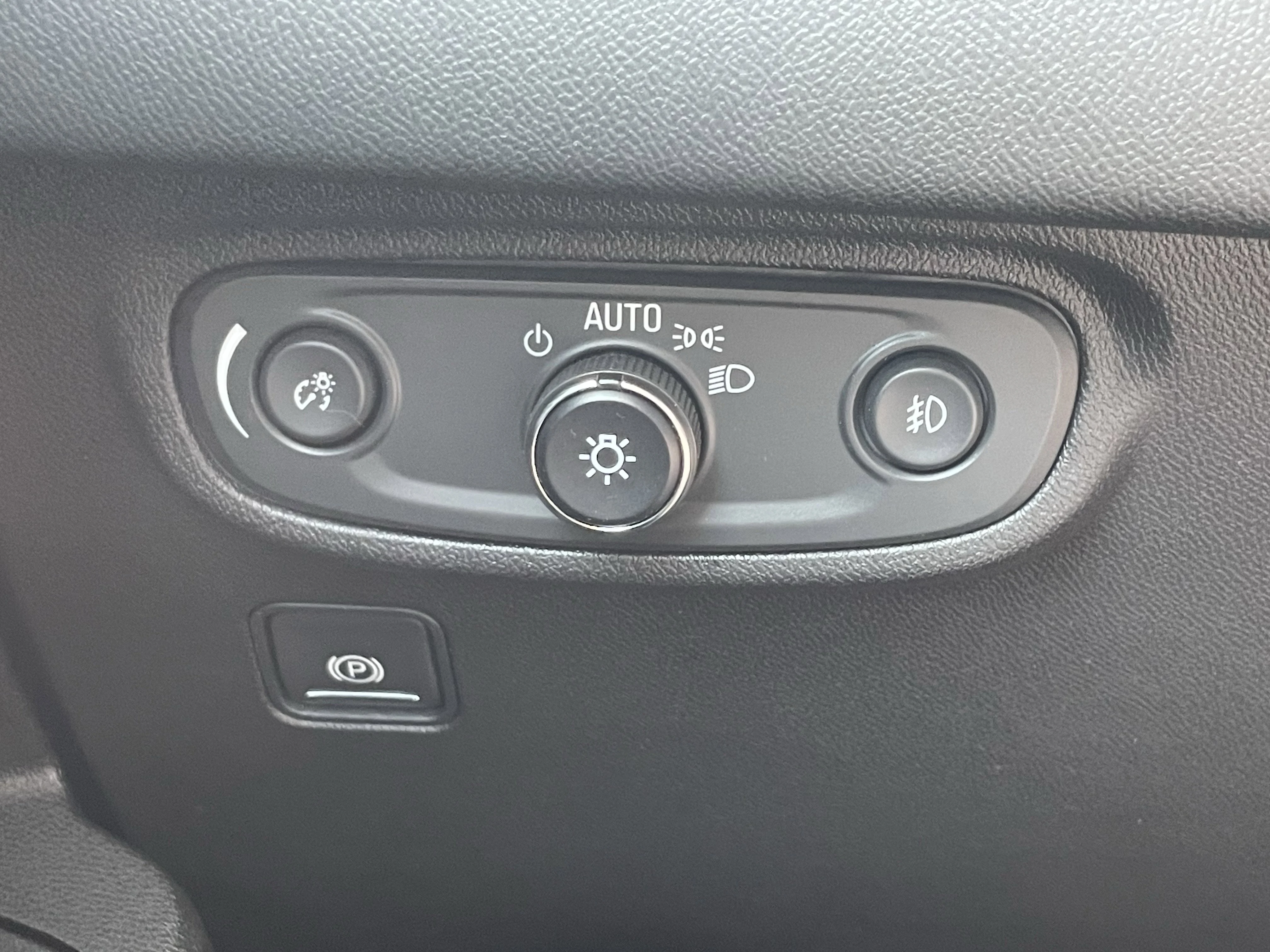 Used 2023 Marine Metallic GMC SLT image 30