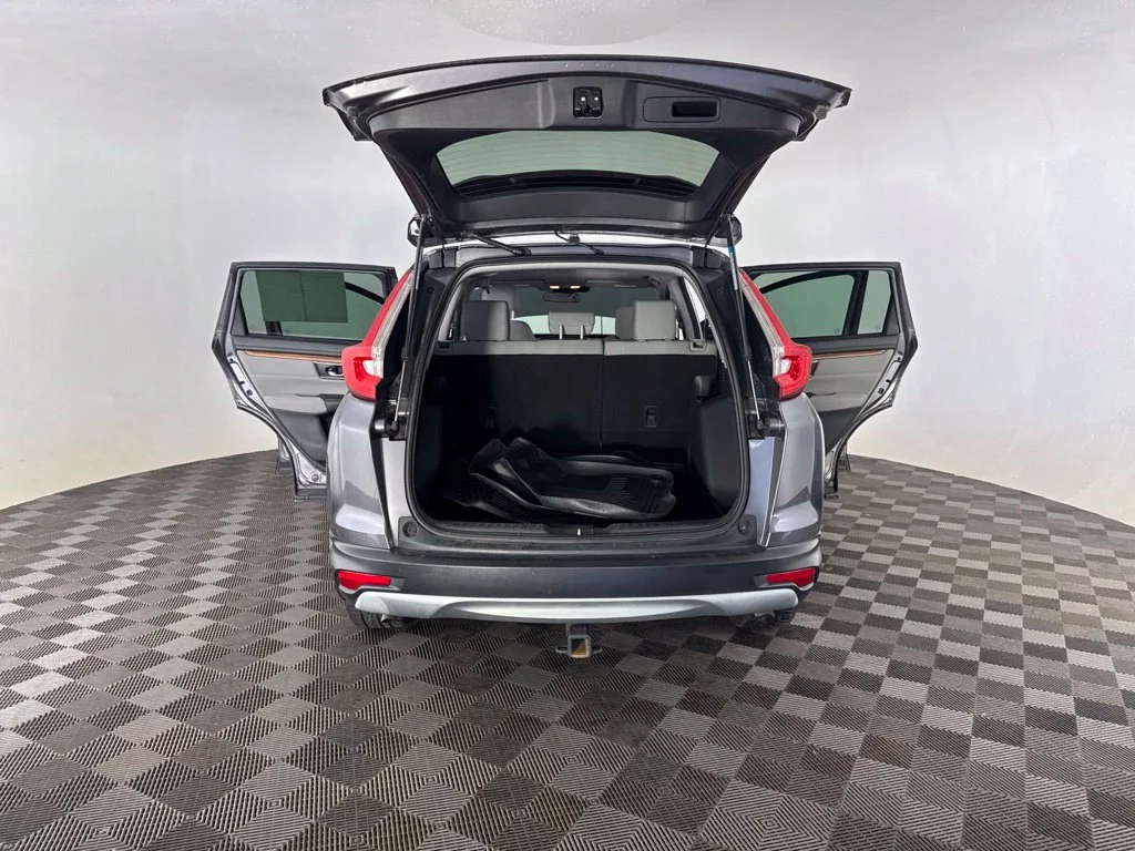 Used 2018  Honda EX image 17