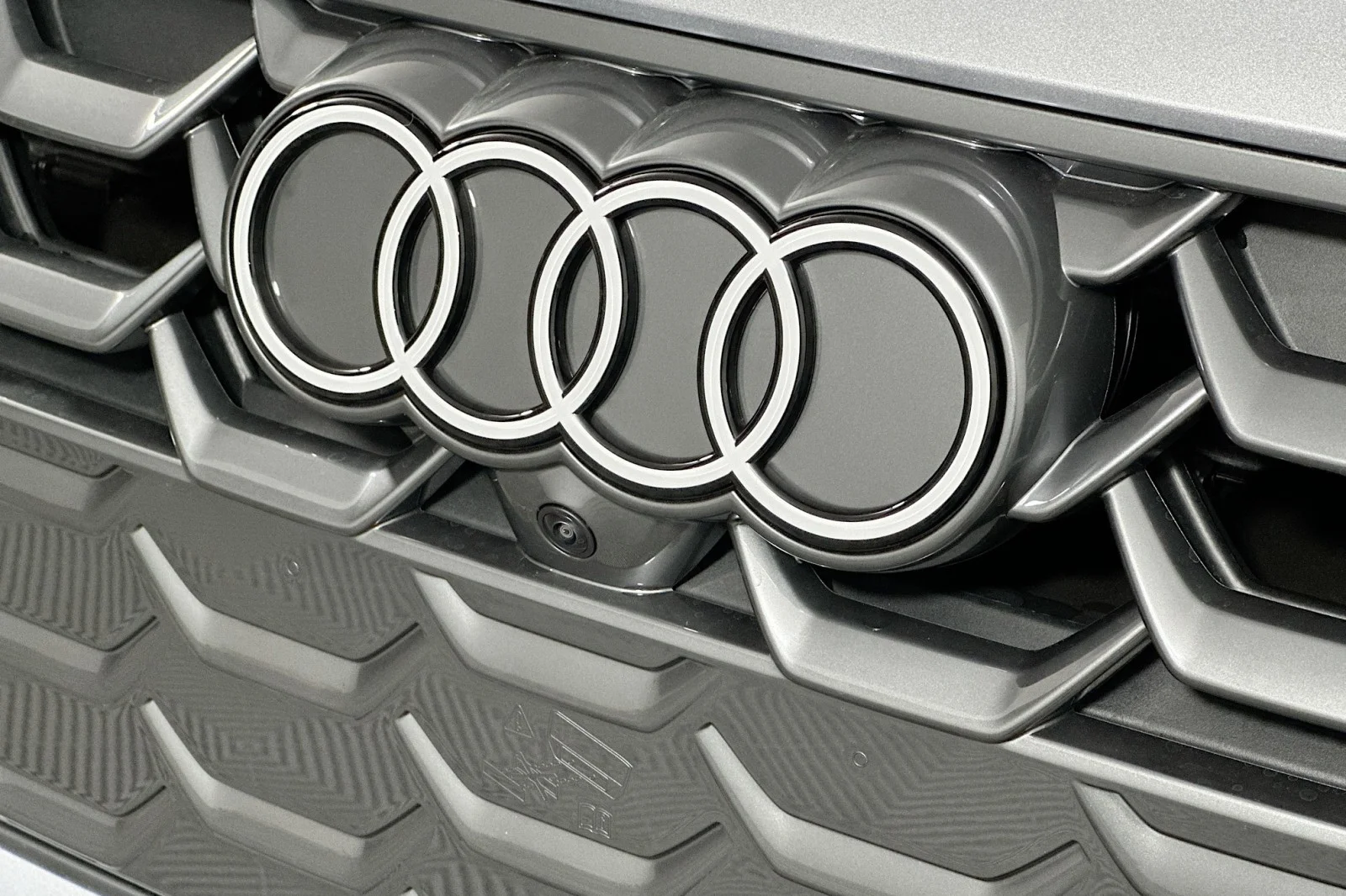 New 2026 Floret Silver Metallic Audi Premium image 14