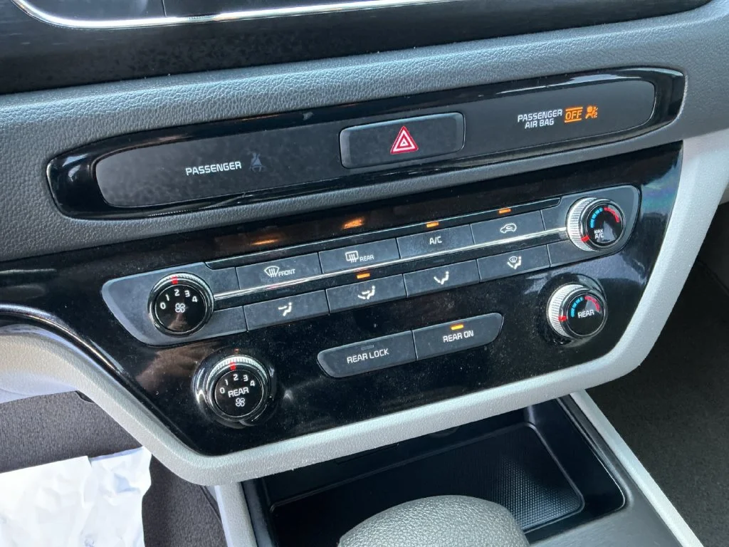 Used 2020 Silver Kia LX image 23