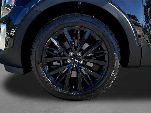 Used 2022 Black Kia SX image 36