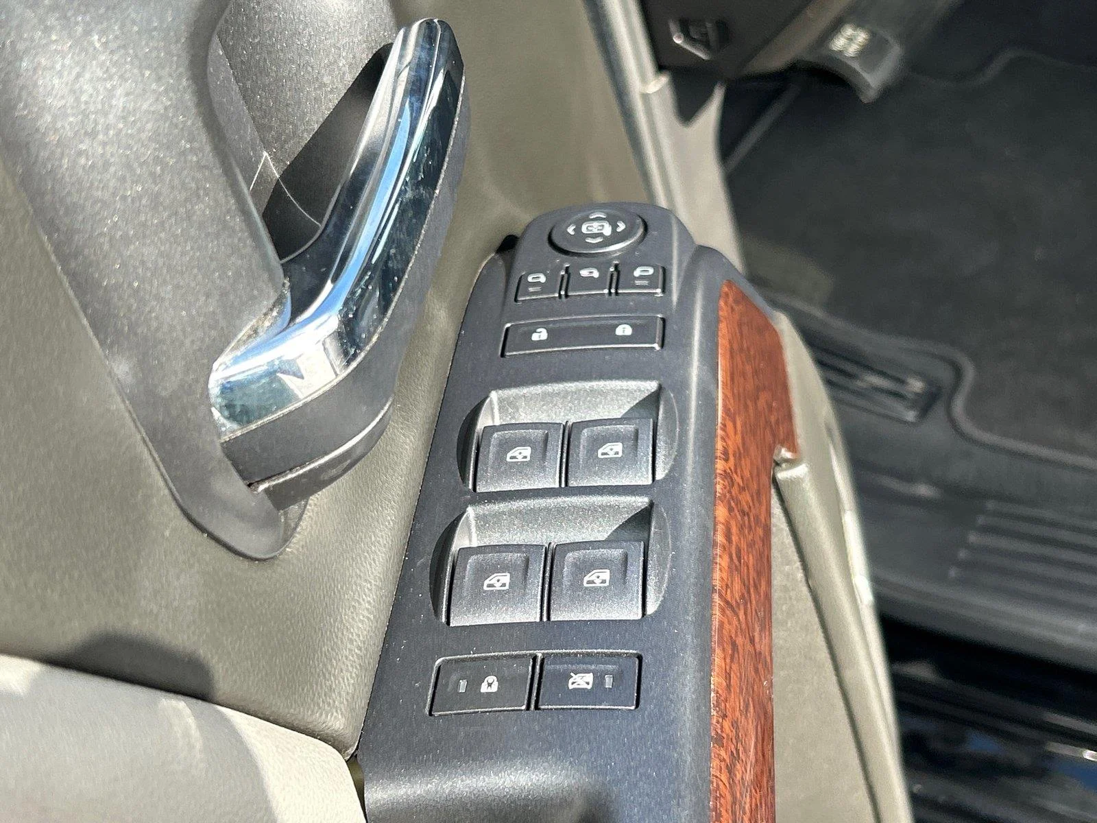 Used 2018 ONYX BLACK GMC SLT image 17