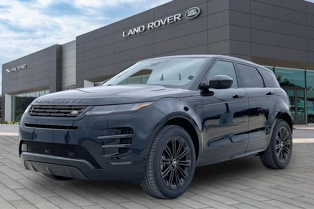 2026 Land Rover Range Rover Evoque Dynamic SE's photo