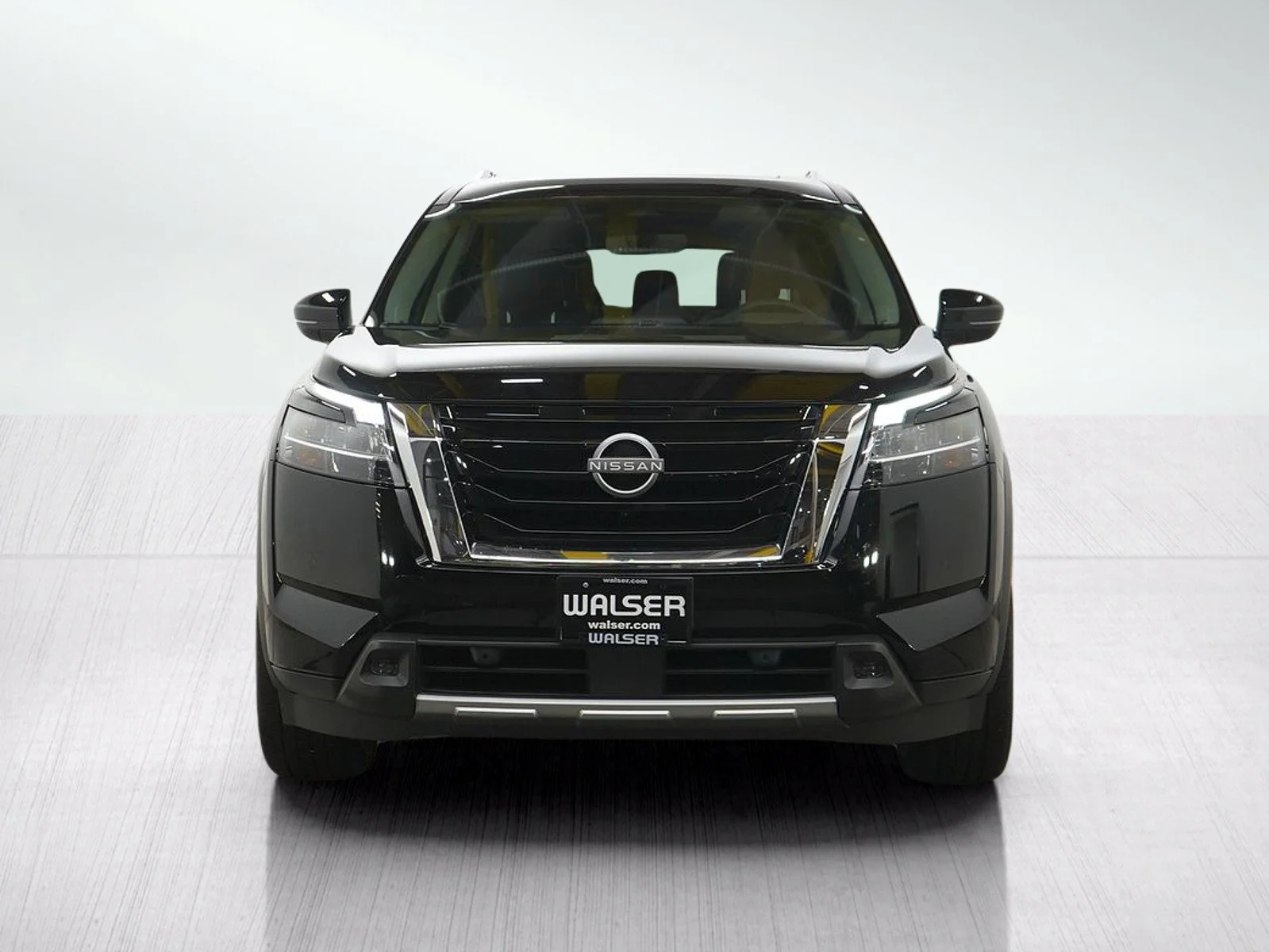 Used 2024 Green Nissan Platinum image 8