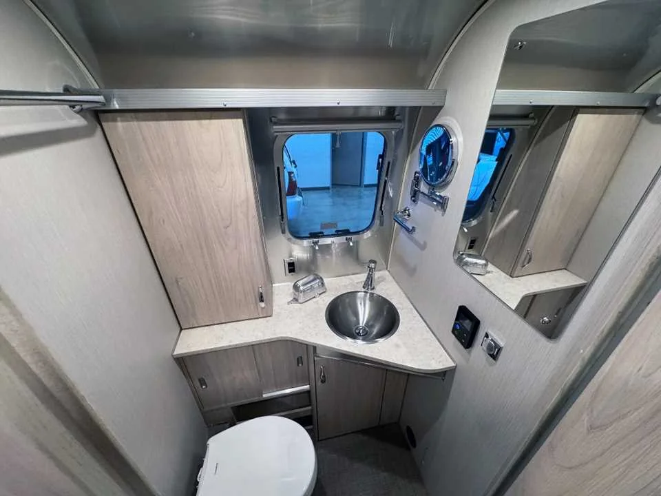 New 2027 SILVER AIRSTREAM  image 26