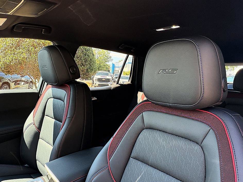 New 2026 Mosaic Black Metallic Chevrolet RS image 14