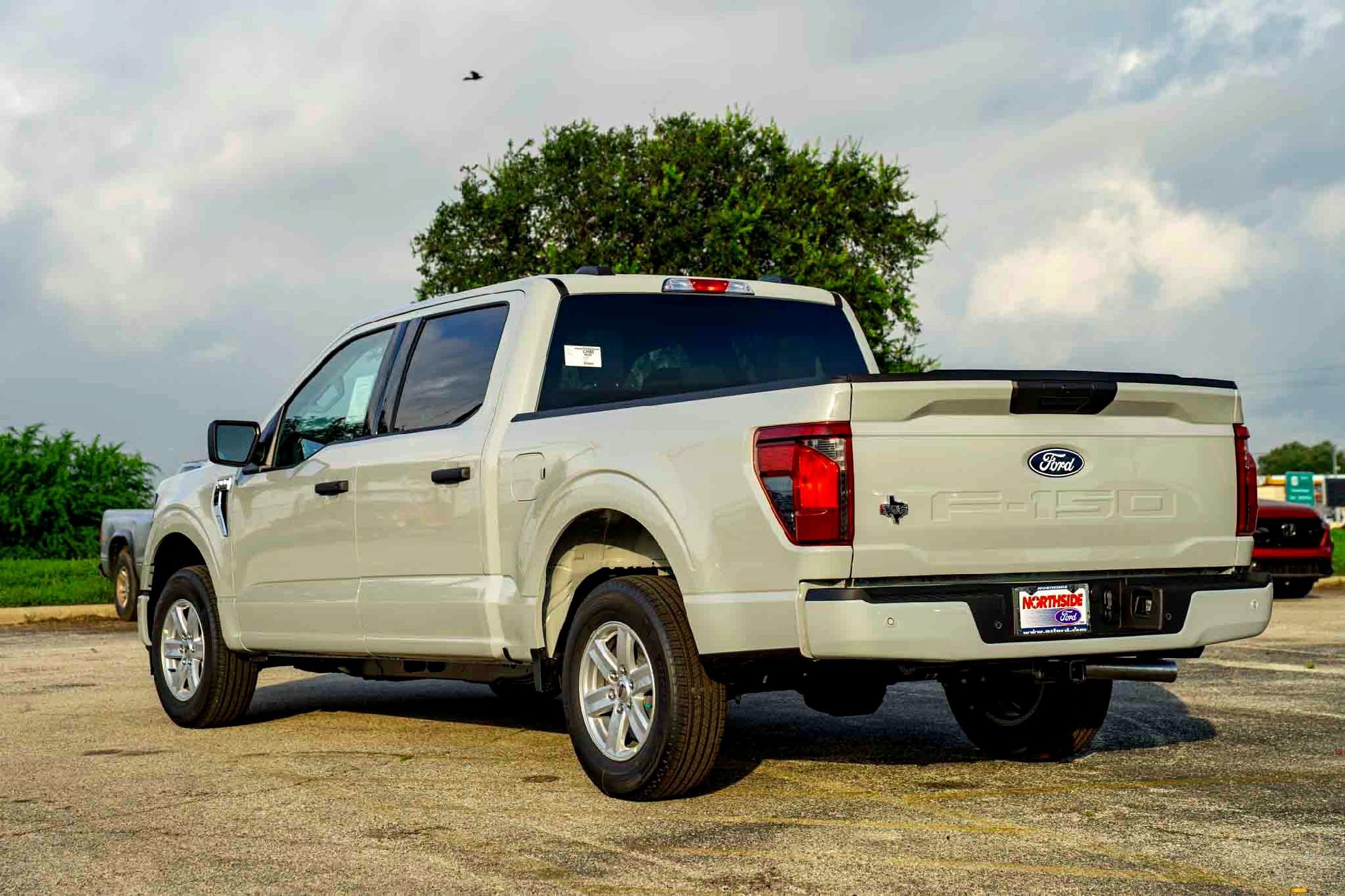 New 2026 Avalanche Ford XLT image 5
