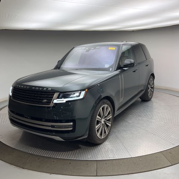 Certified Used 2023 Belgravia Green Metallic Land Rover SE image 1