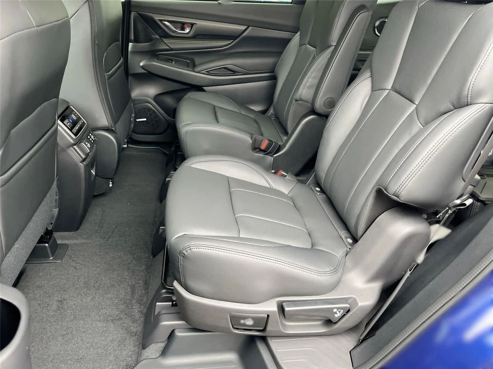 New 2026 SAPPHIRE BLUE PEARL Subaru Onyx Edition Touring 7-Passenger image 15