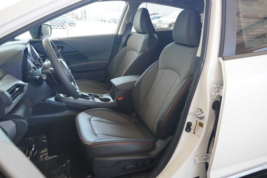 New 2026 CRYSTAL WHITE PEARL Subaru Limited image 6