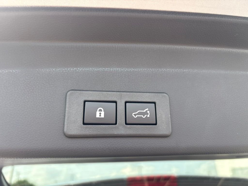 New 2026 ICE SILVER METALLIC Subaru Premium 7-Passenger image 26
