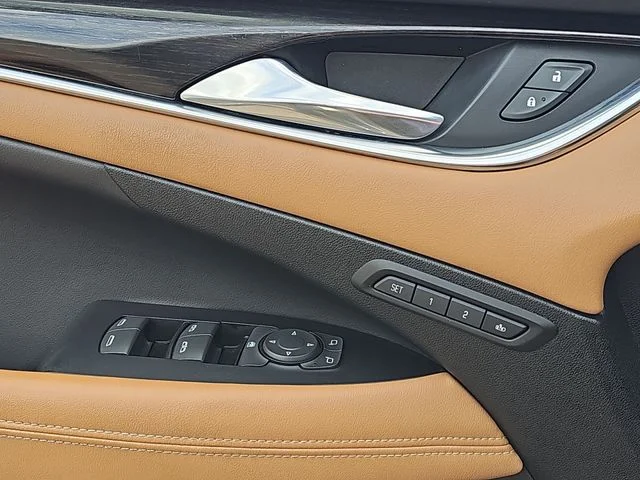 Used 2019 Black Buick Essence image 25