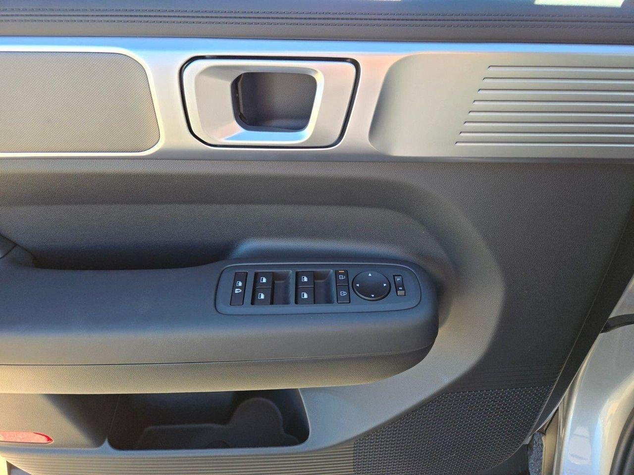 2026 Hyundai Santa Fe SE - Photo 9