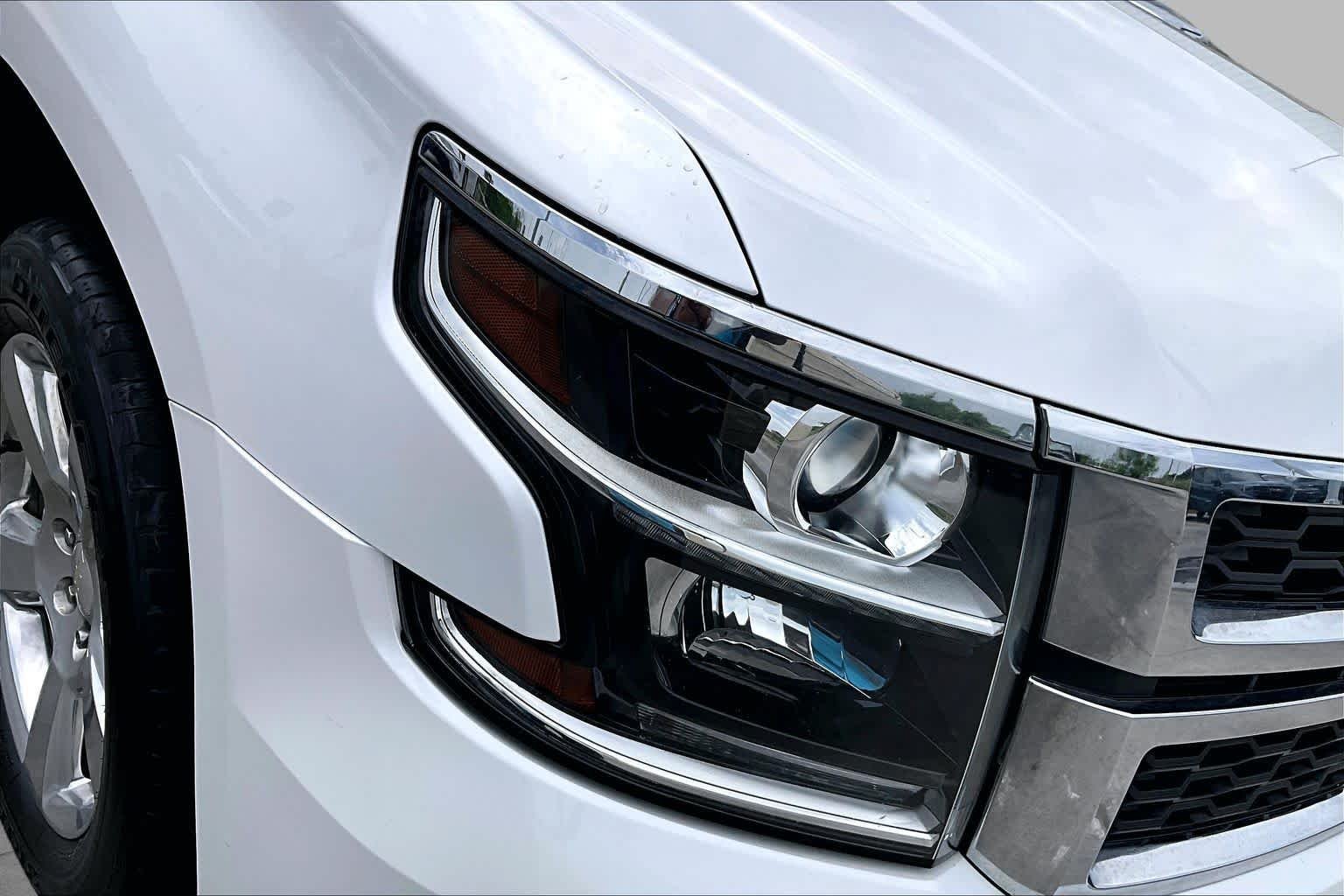 Used 2019 Iridescent Pearl Tricoat Chevrolet LT image 27
