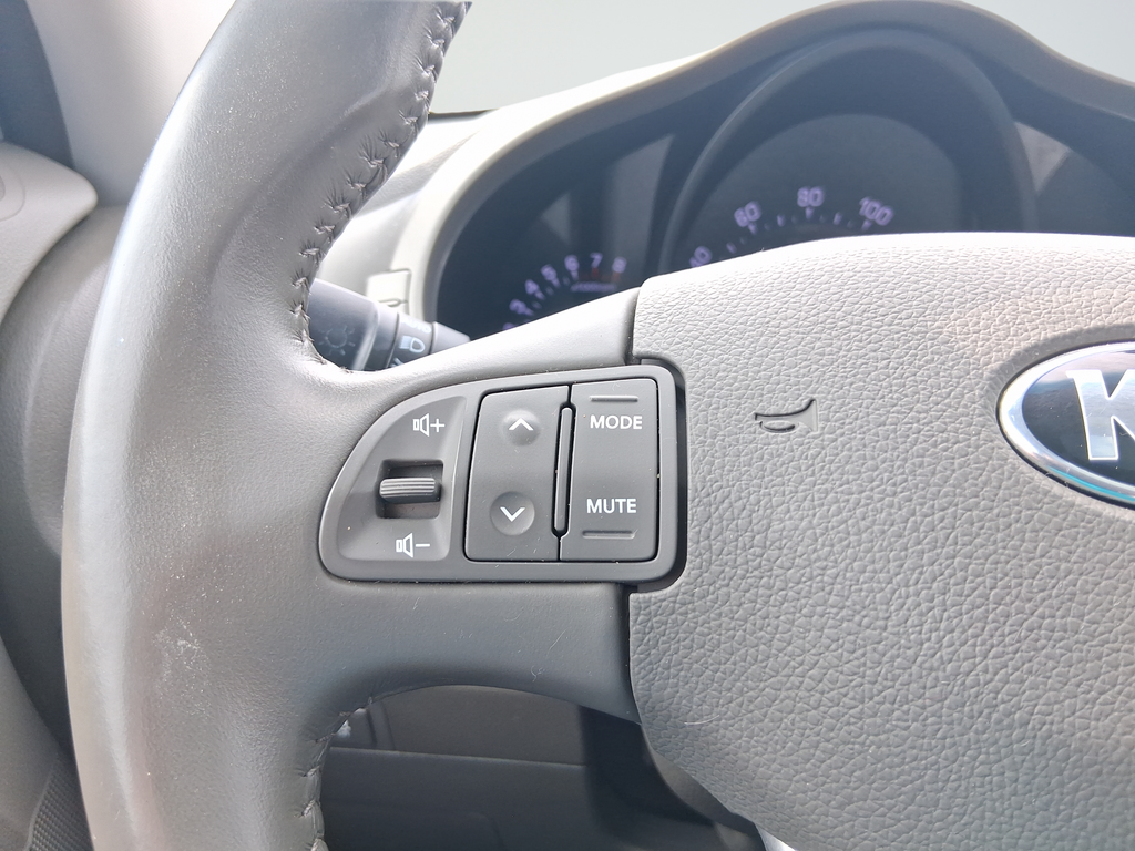 Used 2013 Beige Kia EX image 15
