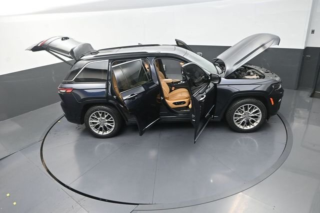 Used 2022 Black Jeep Summit Reserve 4xe image 19