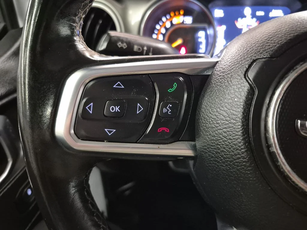 Used 2019 Bright White Clearcoat Jeep Unlimited Sahara image 25