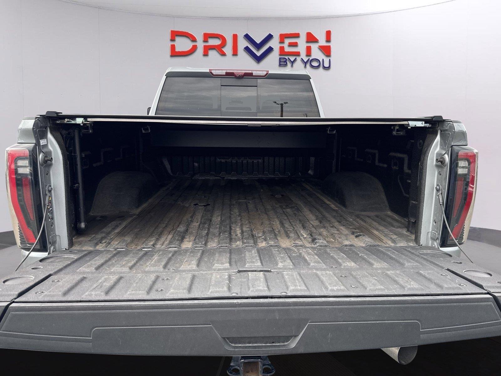 Used 2025 Sterling Metallic GMC AT4 image 35