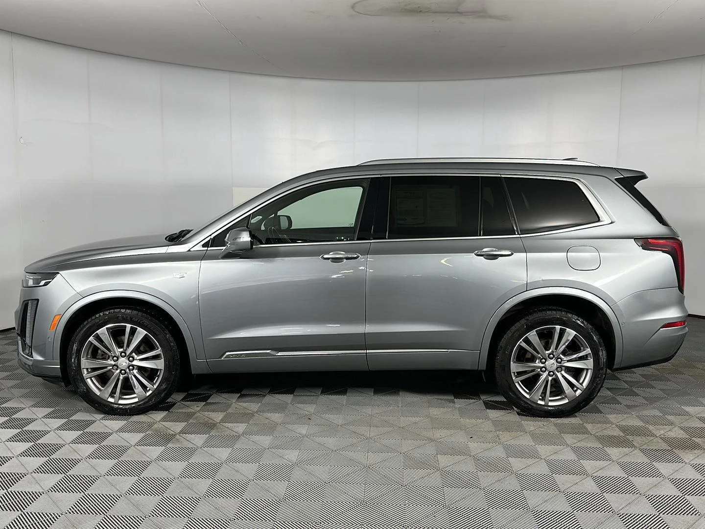Used 2023 Argent Silver Metallic Cadillac AWD Premium Luxury image 21