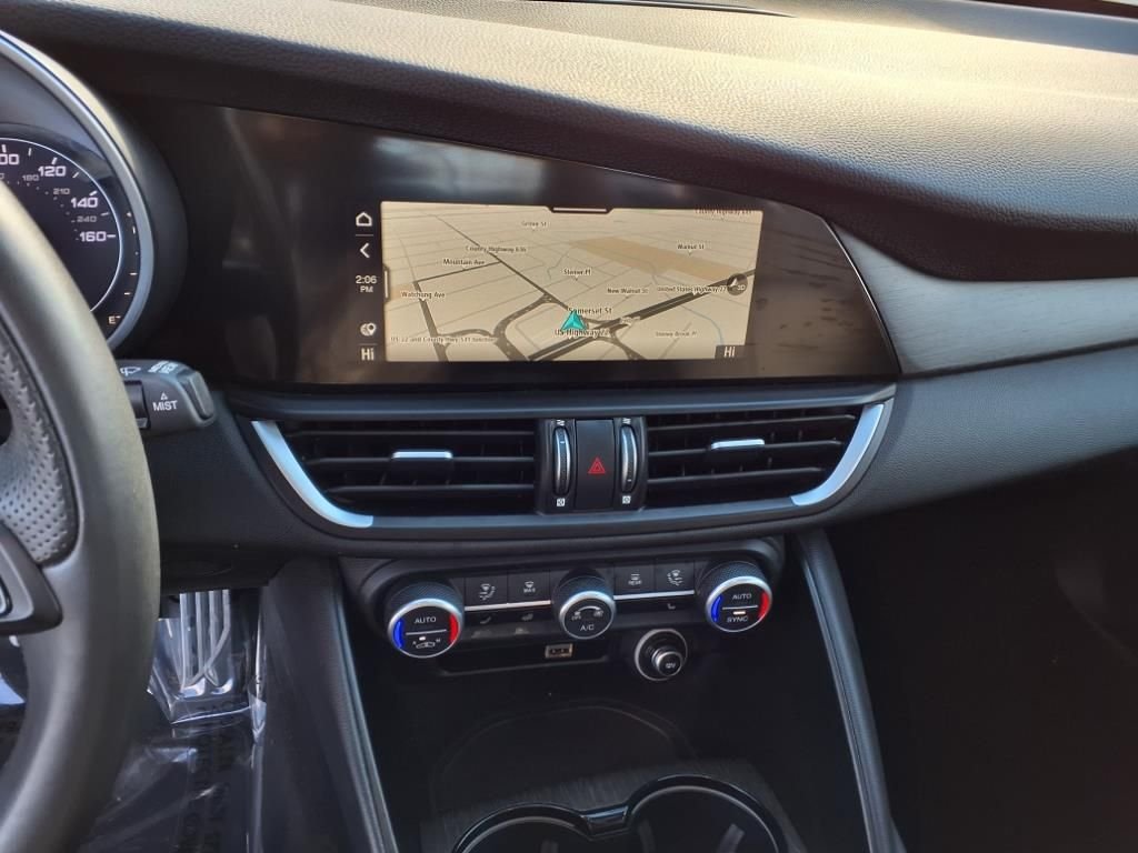 2023 Alfa Romeo Giulia Ti - Photo 9