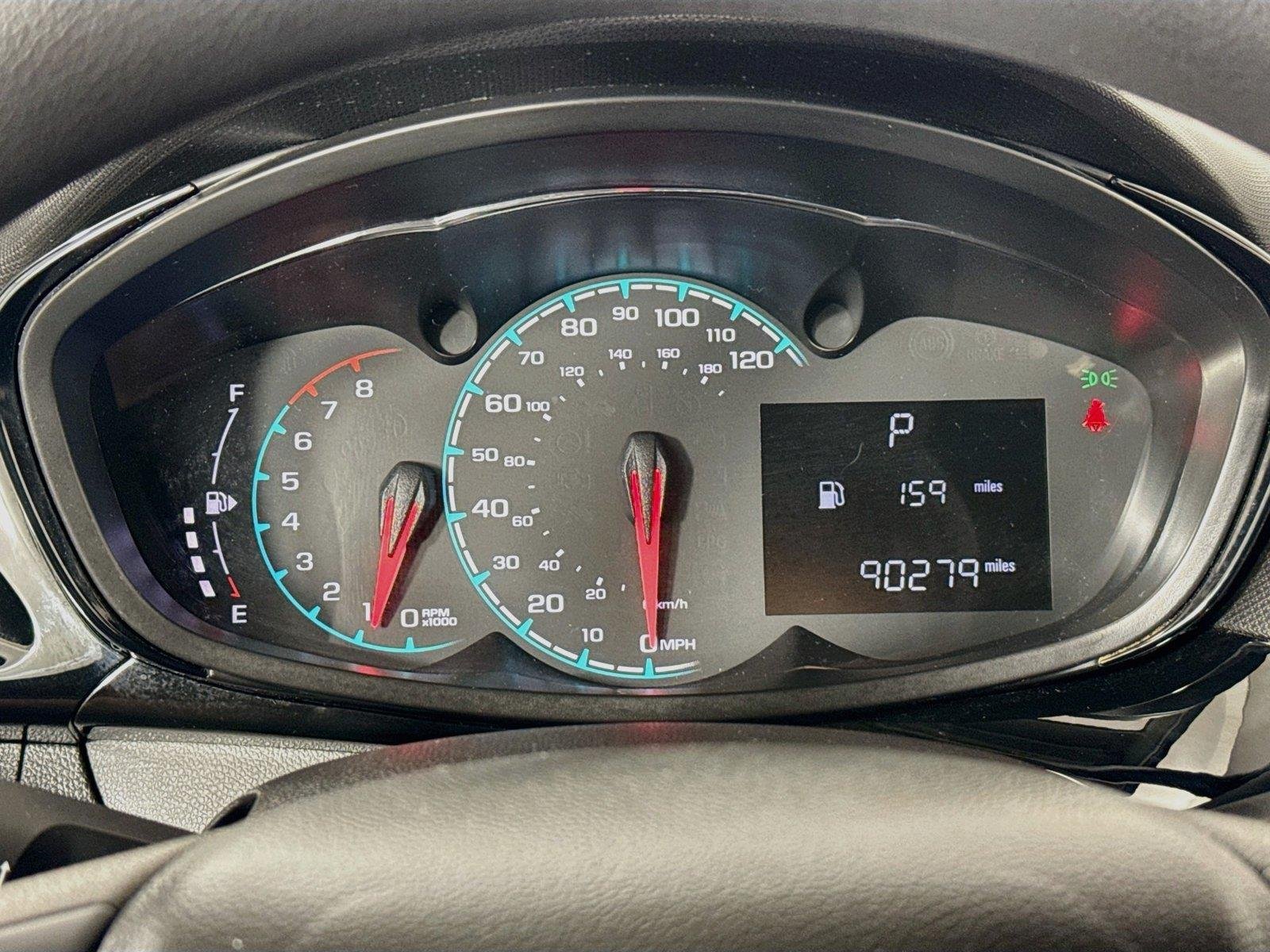 Used 2021 Silver Ice Chevrolet 1LT image 18