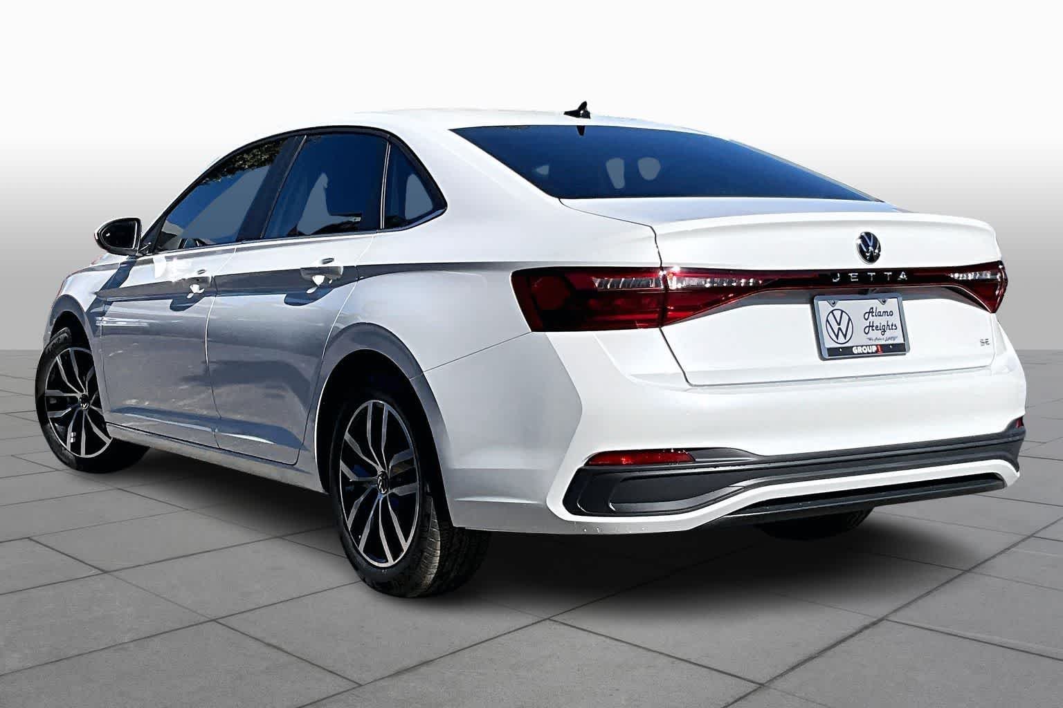 New 2026 Opal White Pearl Volkswagen 1.5T SE image 12