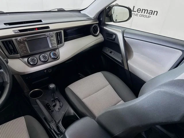 Used 2014 Gray Toyota LE image 21