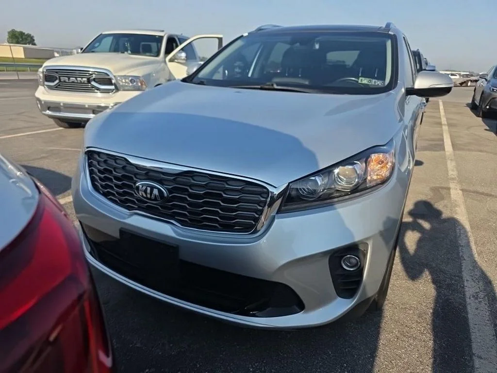 Used 2019 Silver Kia EX Sport image 3