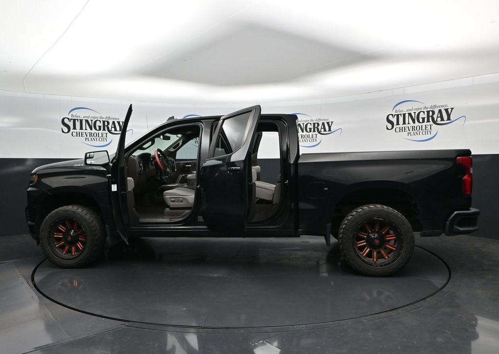 Used 2019 BLACK Chevrolet RST image 37