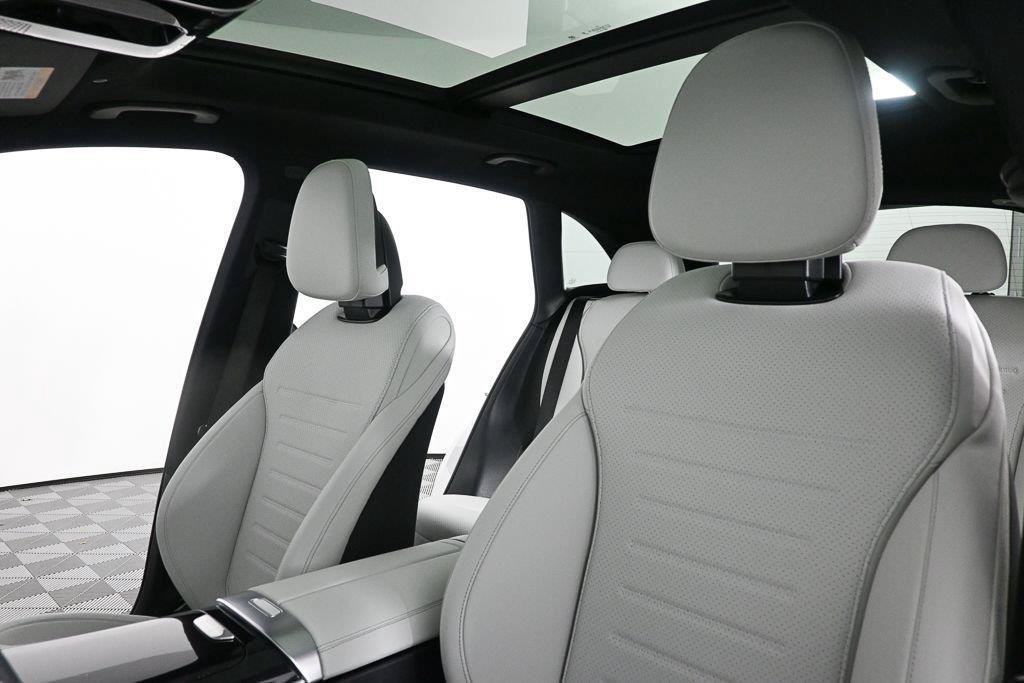 New 2027 Polar White Mercedes-Benz GLC 300 image 42