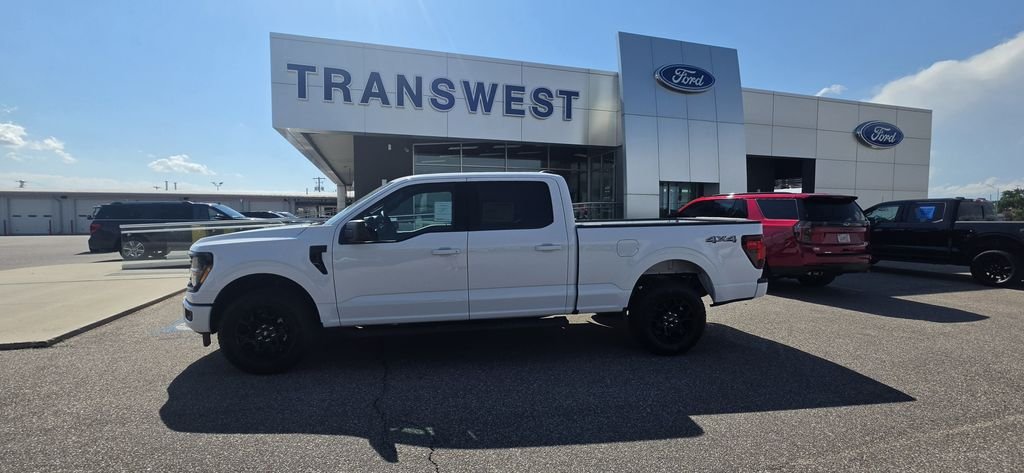 New 2026 Oxford White Ford XLT image 2