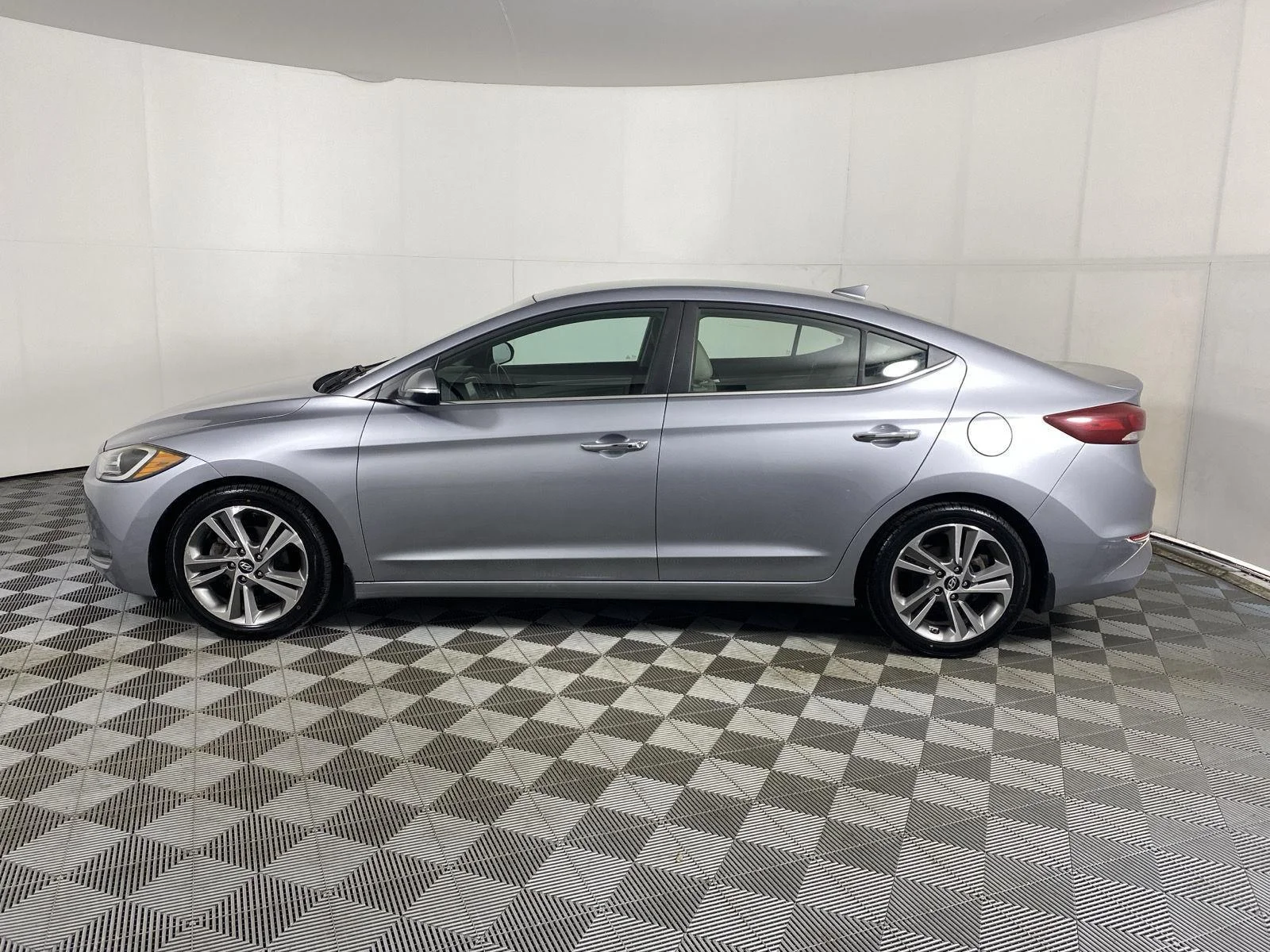 Used 2017 Shale Gray Metallic Hyundai Limited image 4