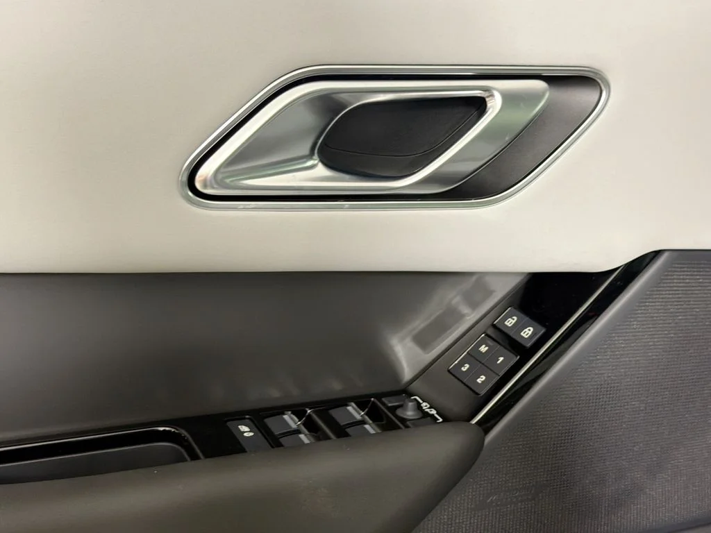 New 2026 Zadar Grey Land Rover S image 18