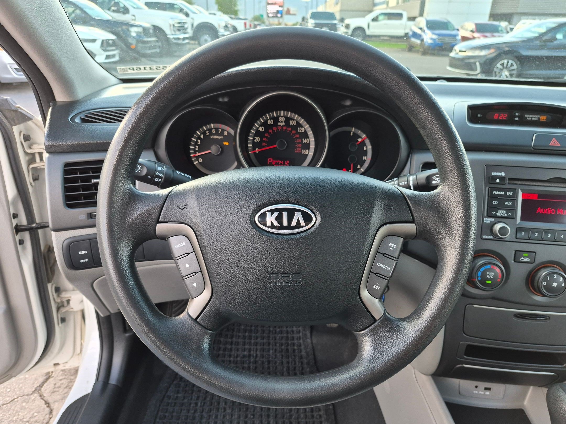 Used 2010 White Kia LX image 16