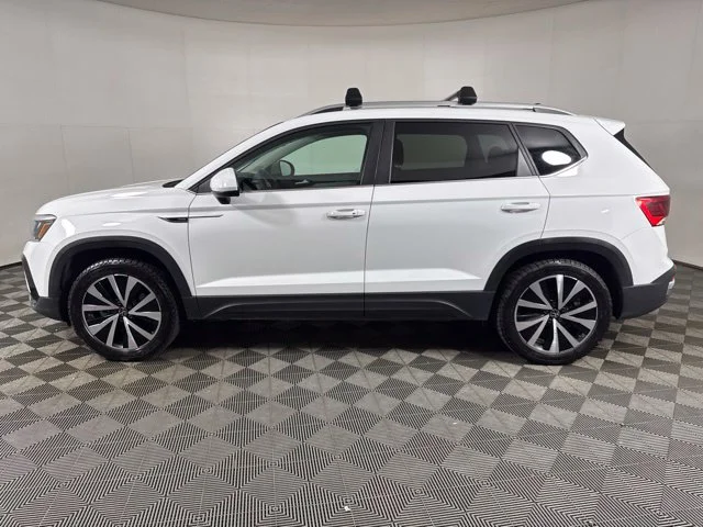 Used 2023 White Volkswagen 1.5T SE image 7