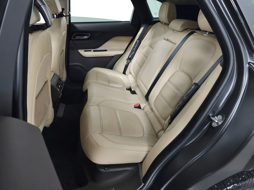 Used 2020  Jaguar 25t Prestige image 34