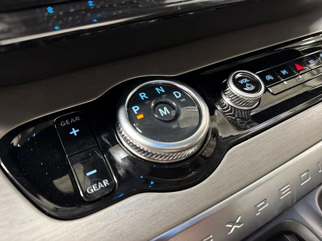 New 2026 White Ford Platinum image 28