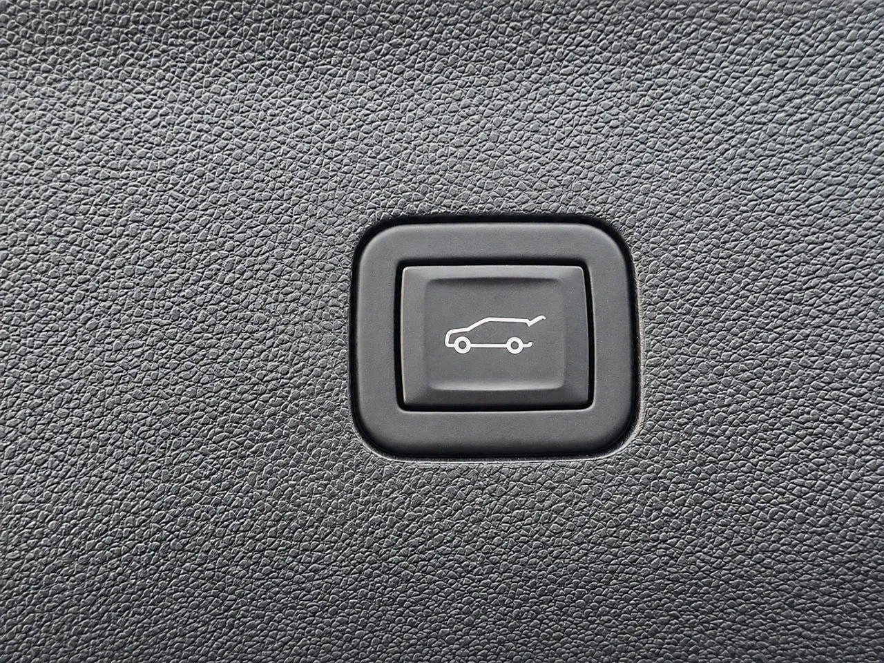 Used 2015 Sea Grass Chevrolet LT w/1LT image 35