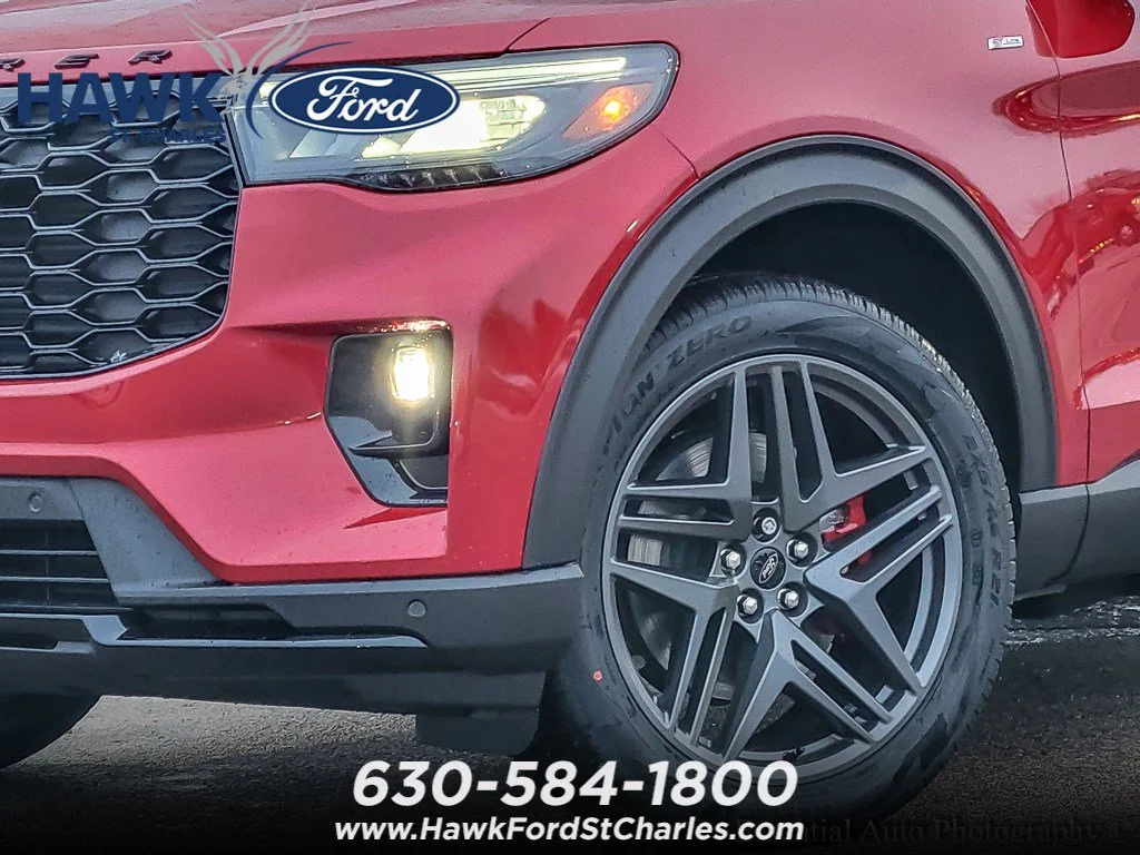 New 2026 Rapid Red Metallic Tinted Clearcoat Ford ST-Line image 2