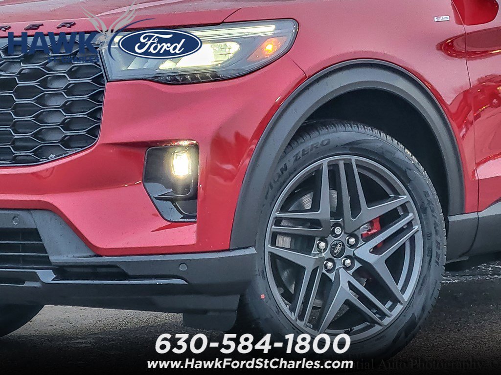 New 2026 Rapid Red Metallic Tinted Clearcoat Ford ST-Line image 3