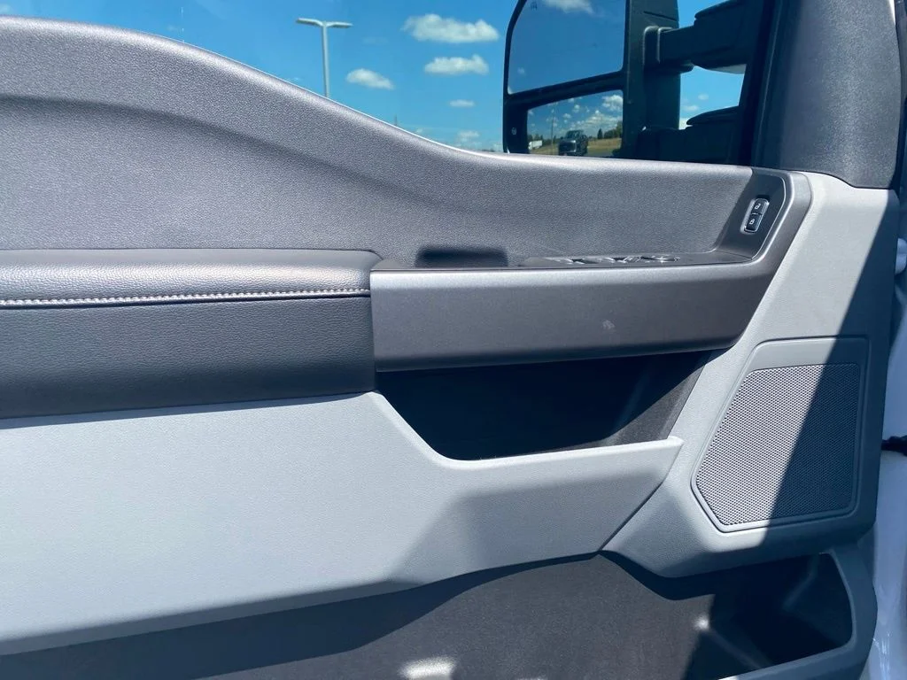 New 2026 Oxford White Ford F-250® XL image 10