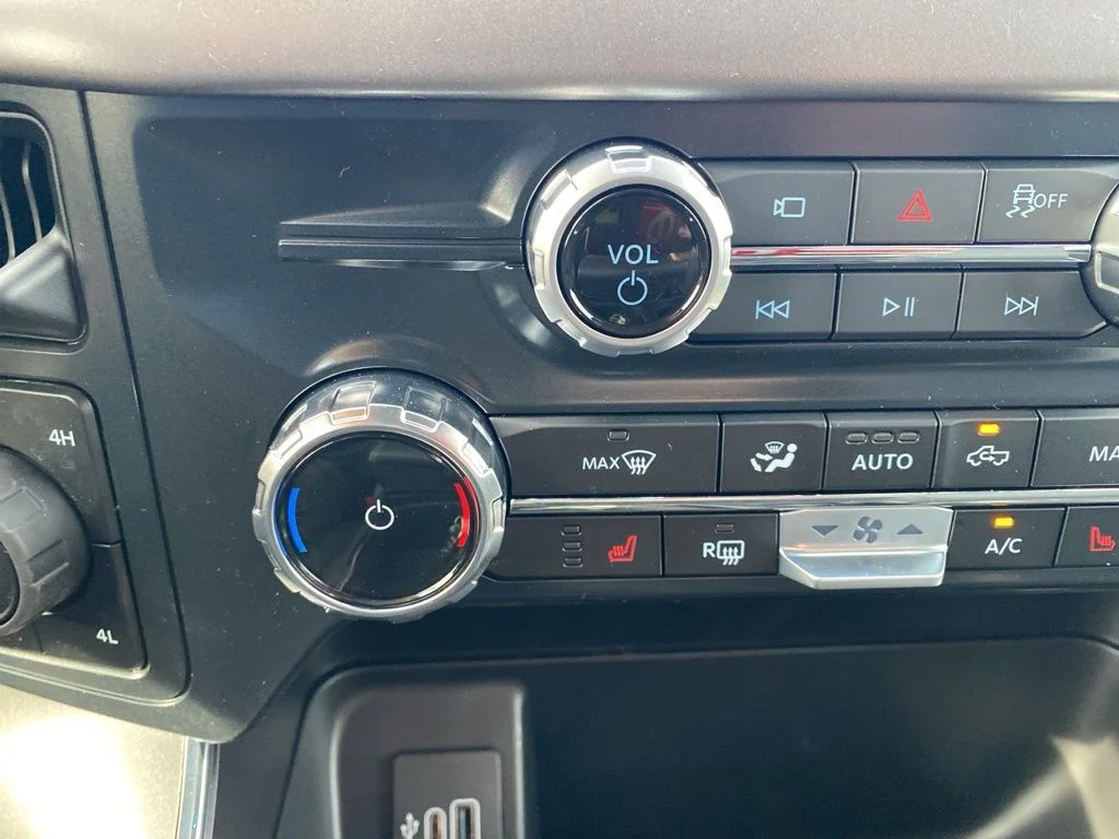 New 2026 Oxford White Ford XLT image 28
