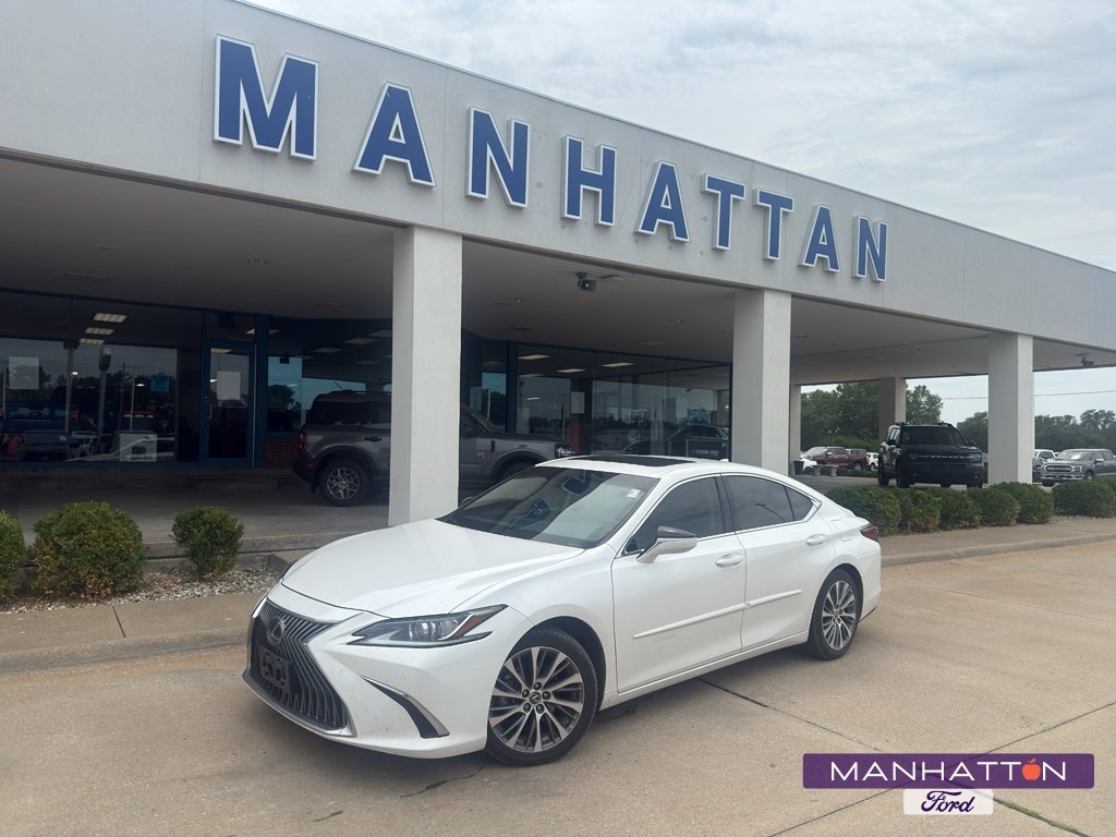 Used 2020 Eminent White Pearl Lexus Base image 1