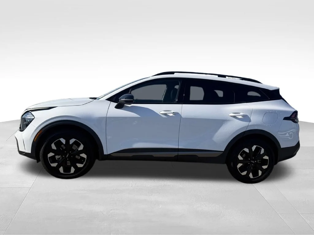 Used 2023 White Kia X-Line image 2