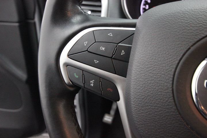 Used 2020 Silver Jeep Limited image 19