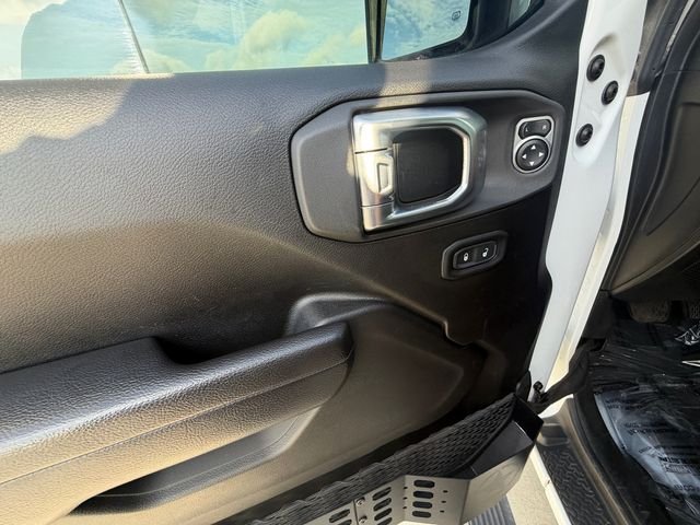 Used 2023 White Jeep High Tide image 11