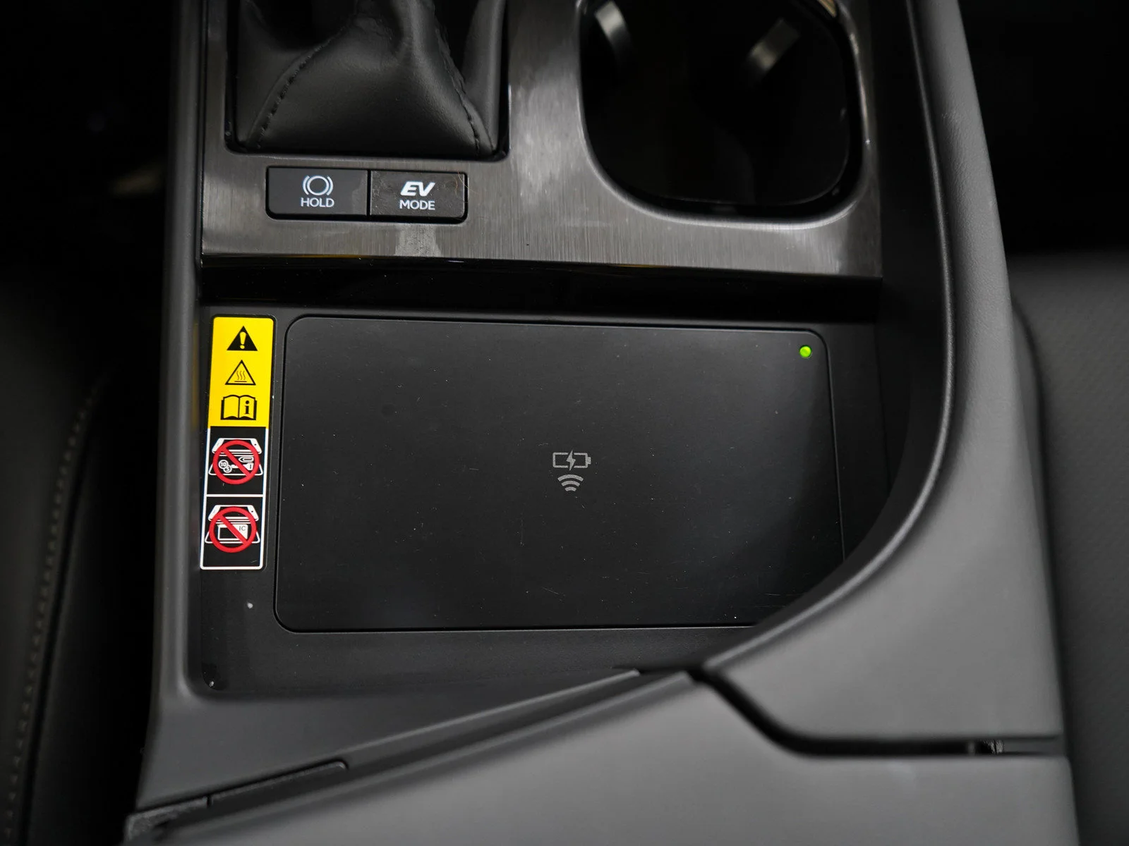 Used 2025 Obsidian Lexus 300h F SPORT Handling image 22