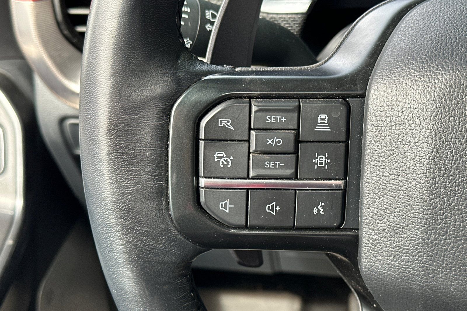 Used 2023 White Ford Raptor image 28