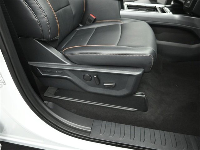 2025 FORD F-250 - Image 30