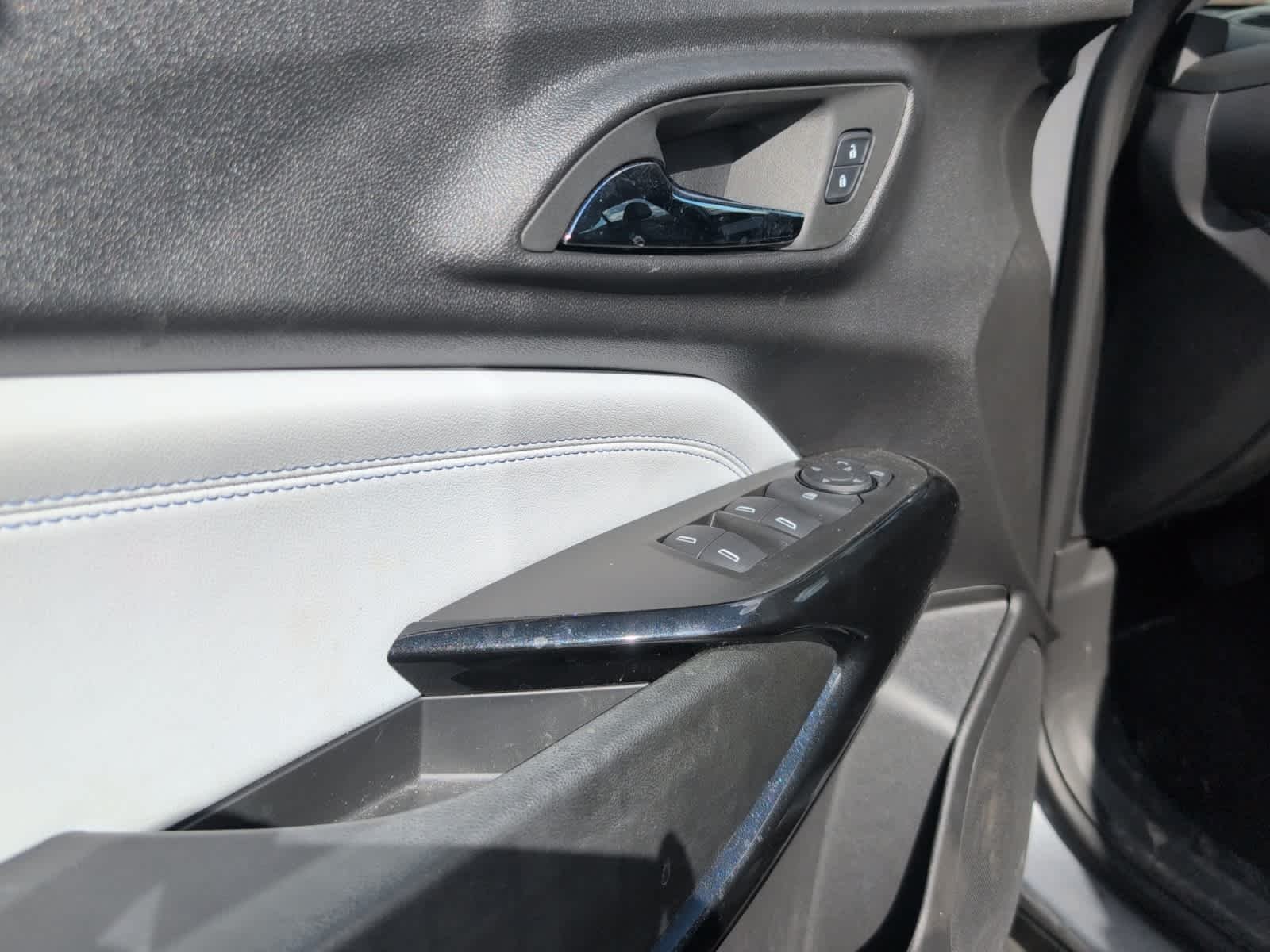 Used 2025 Sterling Gray Metallic Chevrolet LT image 28